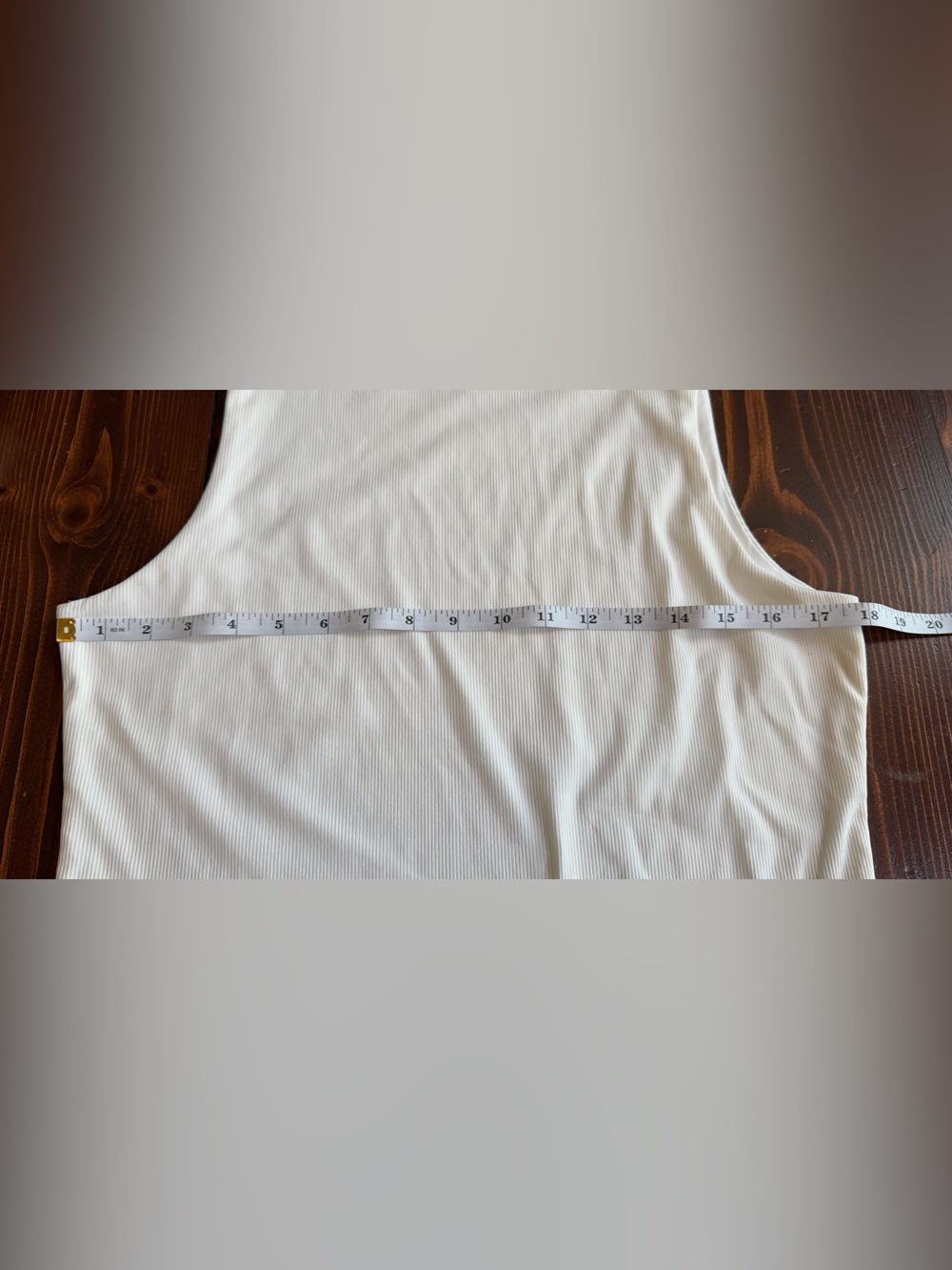 TAHARI Modern Essentials Women's
L Sleeveless Tank Sz Large White
Ribbed NWOT - Picture 3 of 6